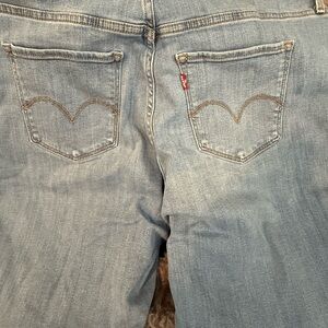 Levi's Women's Straight Leg Jeans in Light Blue